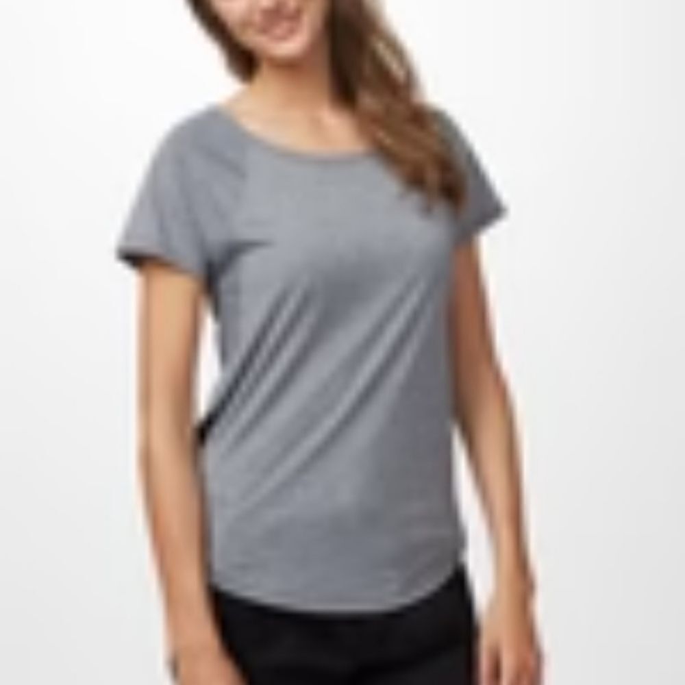 BRAND NEW REEBOK GRAY SHORT SLEEVE SHIRT